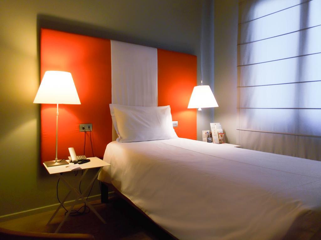 Standard Single Room,1563265483:JPEG